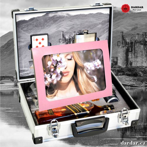 Dárkový kufr Johnnie Walker Black Label - Varianta zboží: Ozdobný rámeček růžová + 120 Kč